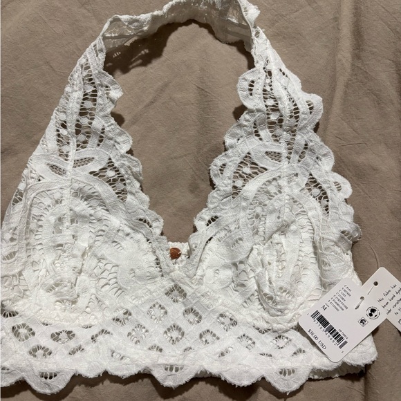 NWT  FREE PEOPLE Adella Lace Halter Bralette - Picture 2 of 4